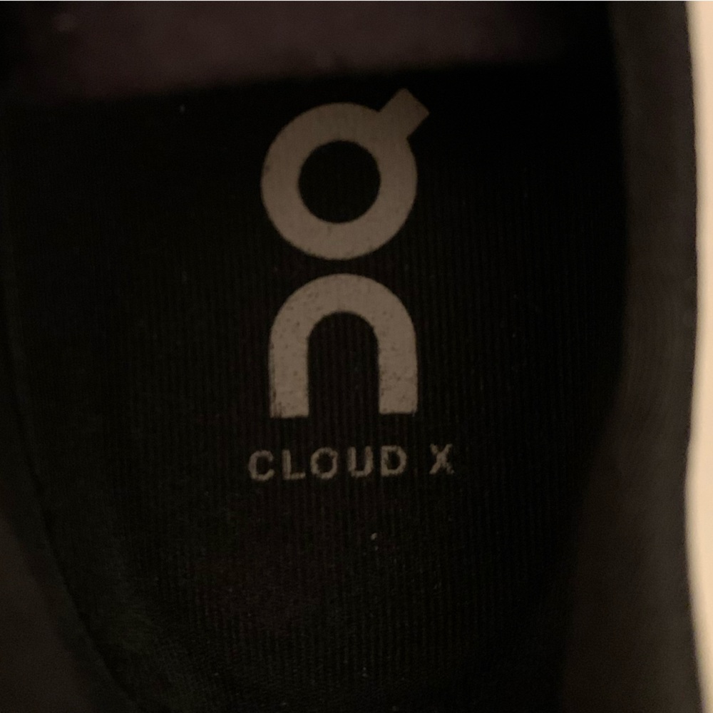On Running | Black & White Women's Athletic Running Shoes Swiss Cloud X | Size 6 - Picture 11 of 16